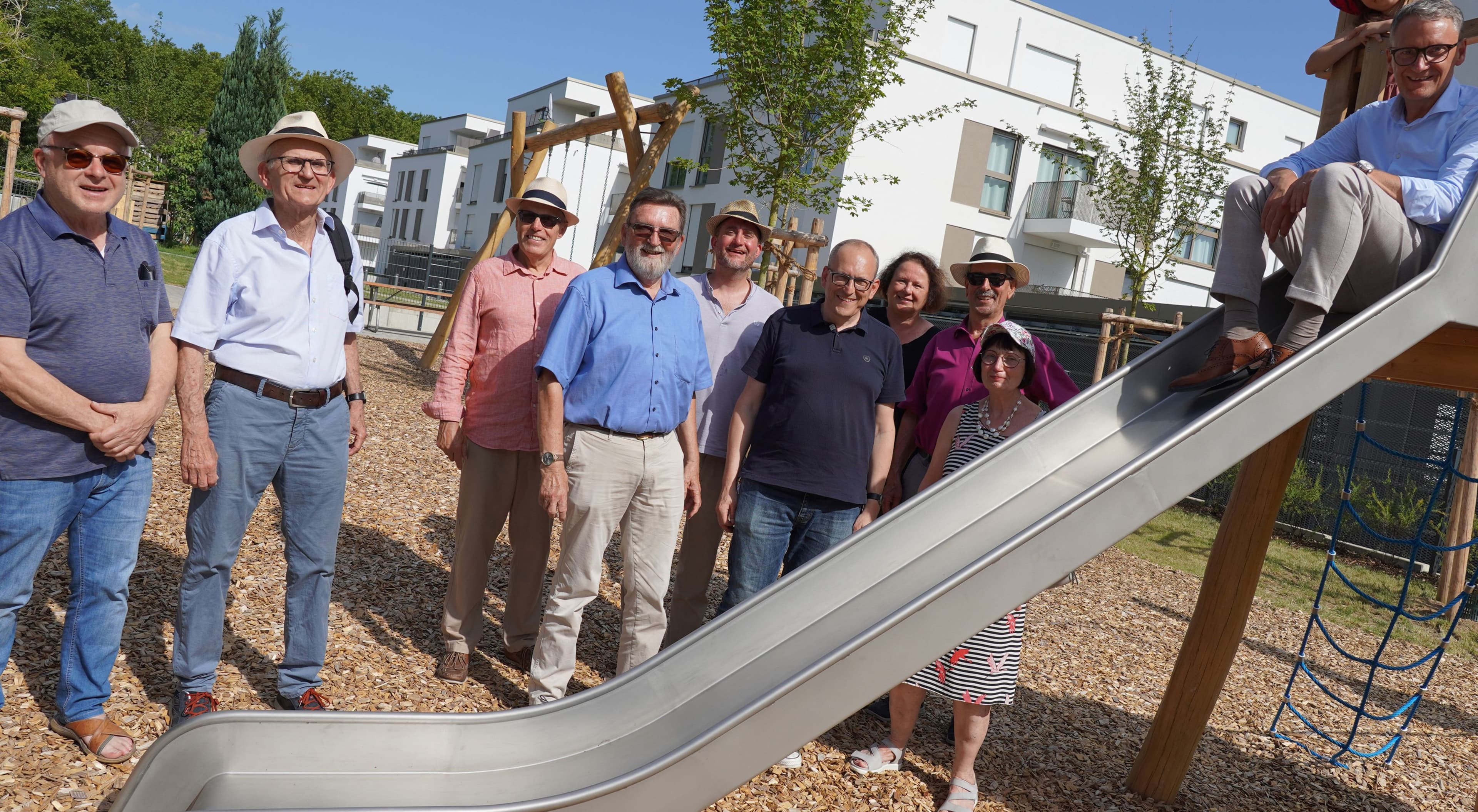 Neuer Kinderspielplatz: Grün, nachhaltig und partnerschaftlich