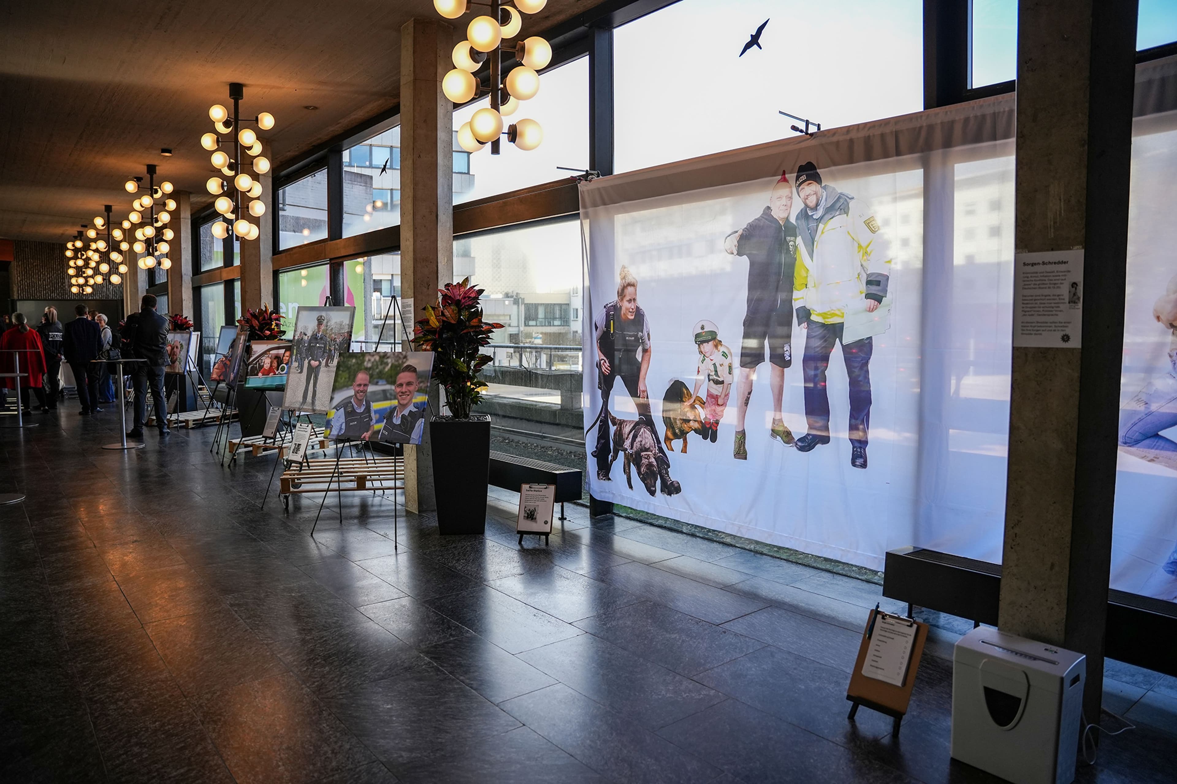 Sympathisch gegen Hass: Ausstellung in Pforzheim eröffnet