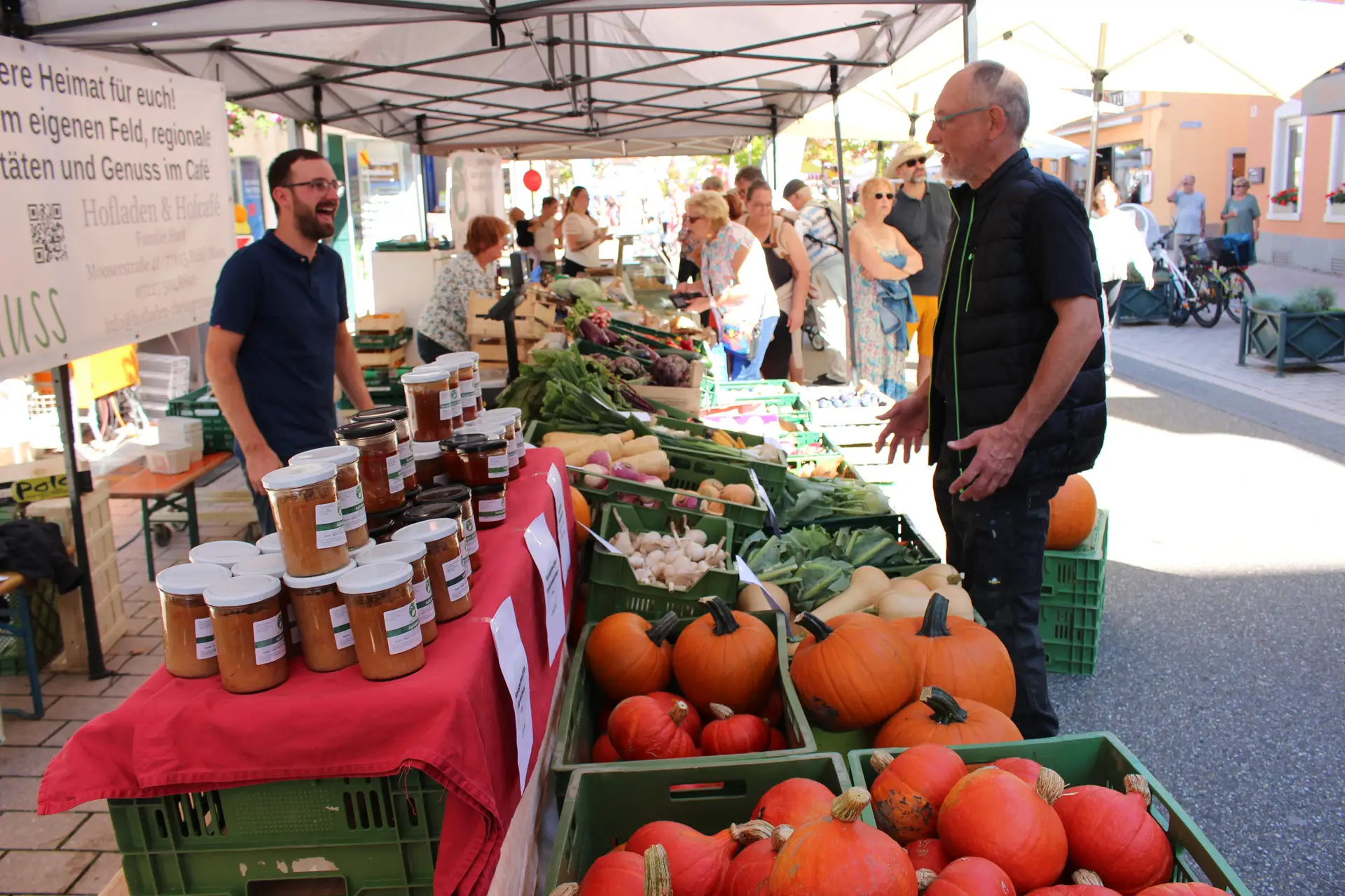 Der Bühler Bauernmarkt lädt auch in diesem Jahr dazu ein, die Vielfalt heimischer Erzeugnisse kennenzulernen und zu genießen.